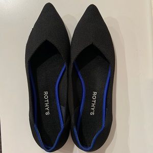 Classic black pointed toe flat - Rothy’s